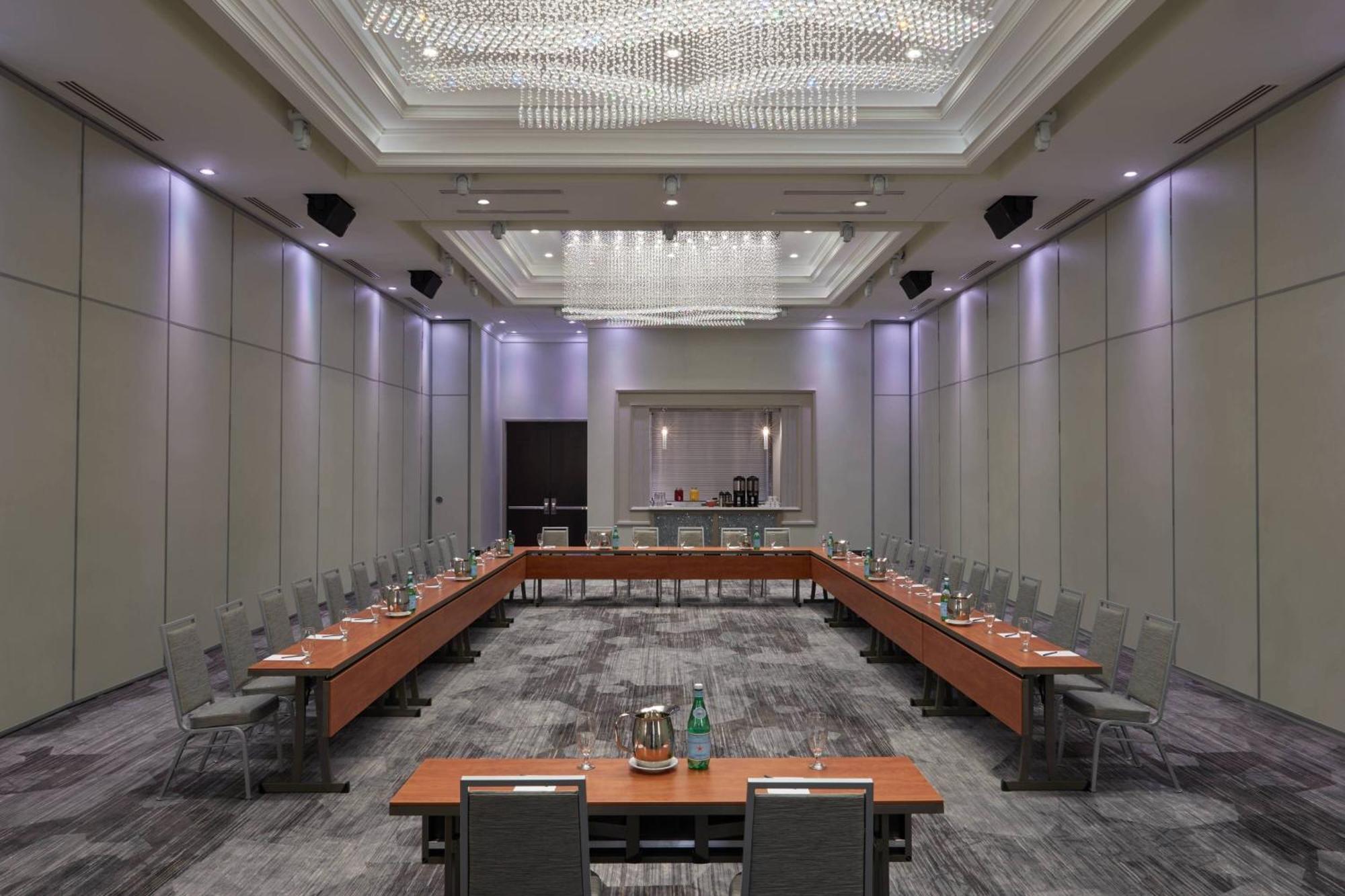 Courtyard By Marriott Oshawa Hotel Luaran gambar